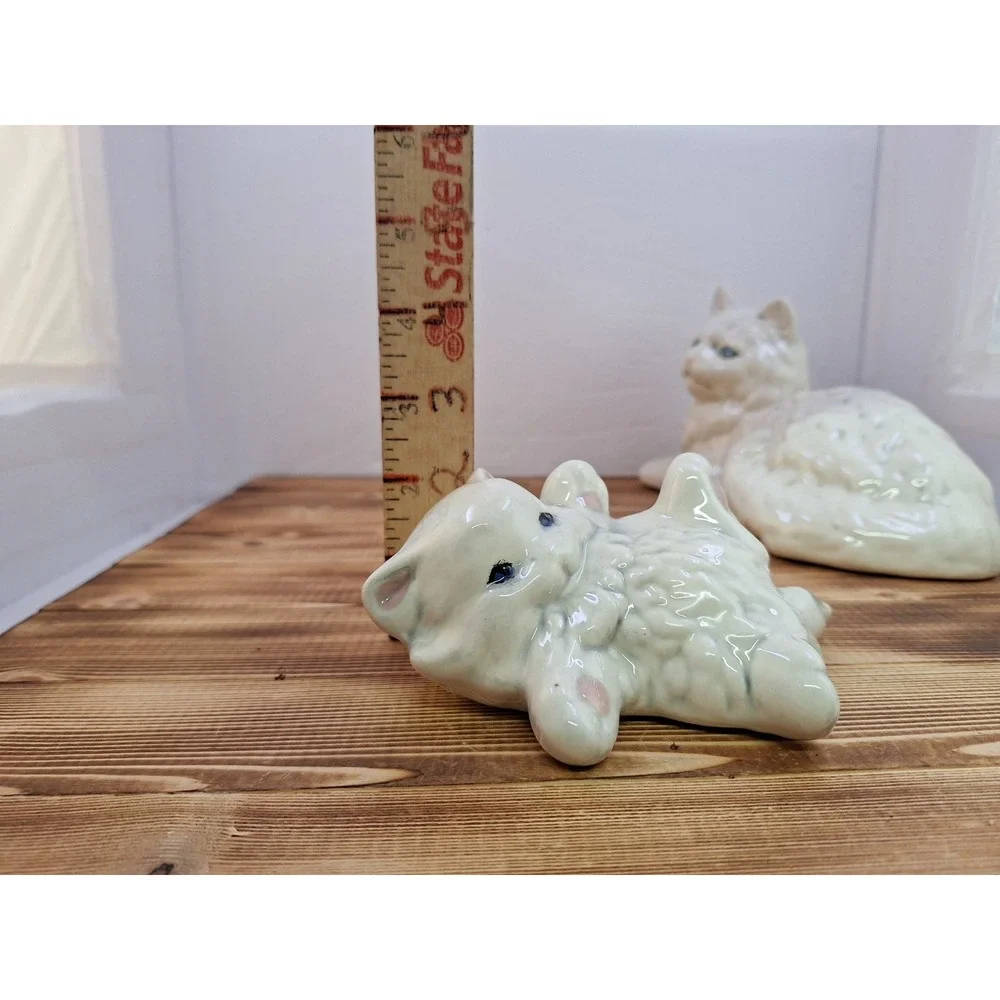 Vintage White Ceramic Fluffy Persian Kitten Figurine Blue Eyes Cute Signed MR 85
